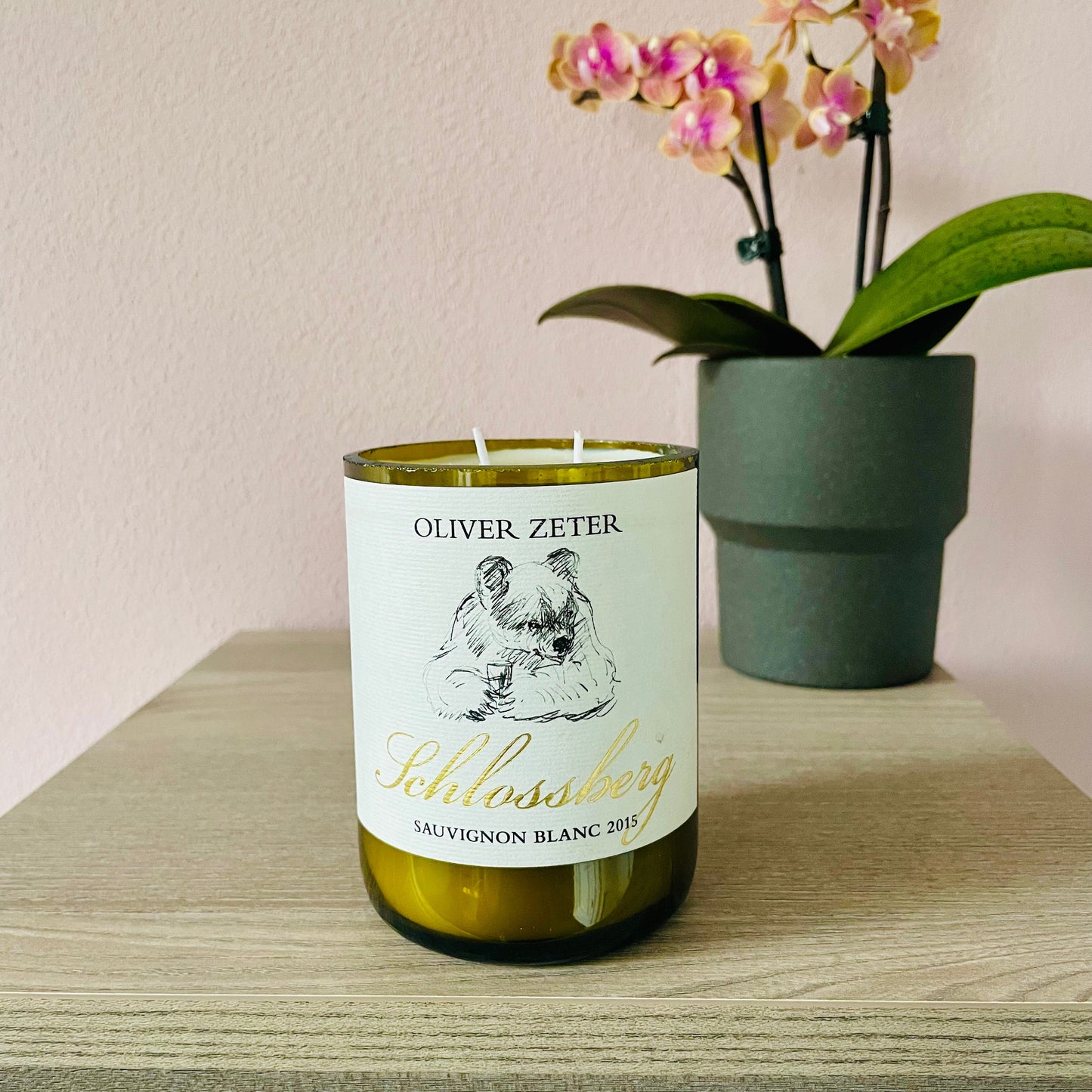 Flaschenkerze Oliver Zeter Schlossberg Sansibar Sauvignon Blanc als Upcycling Kerze aus originaler Weinflasche