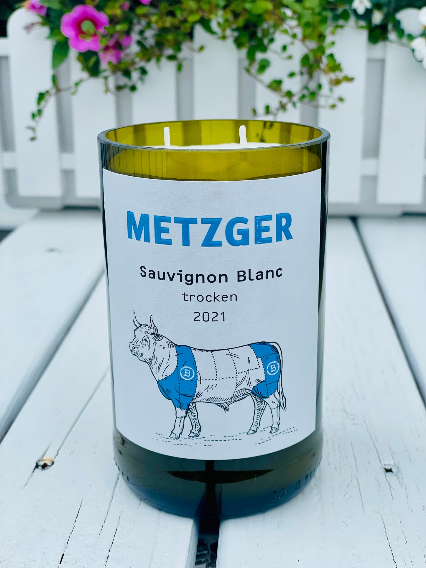 Flaschenkerze Metzger Sauvignon Blanc 2021 als Upcycling Kerze aus originaler Weinflasche