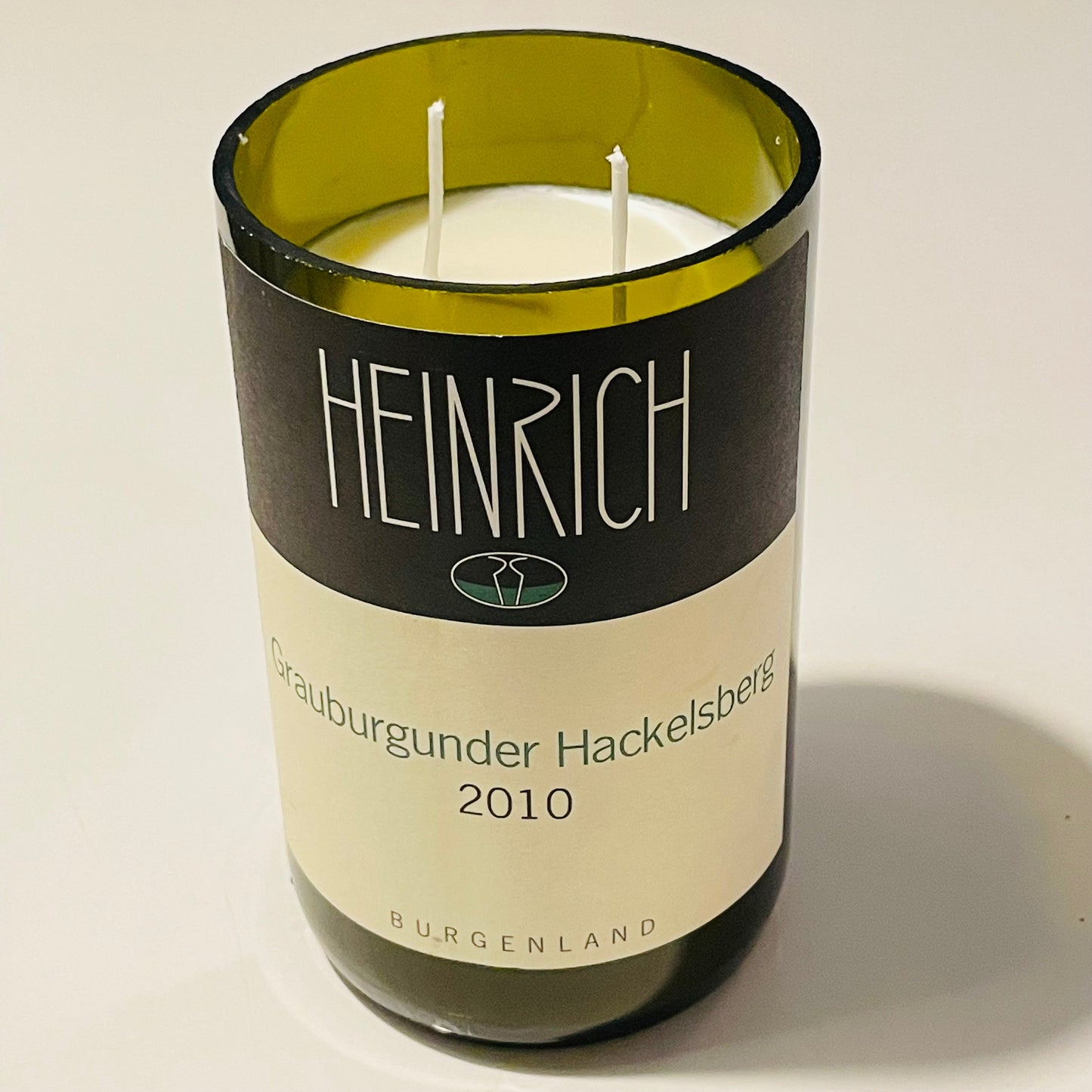 Flaschenkerze Heinrich Grauburgunder Hackelsberg 2010 als Upcycling Kerze aus originaler Weinflasche