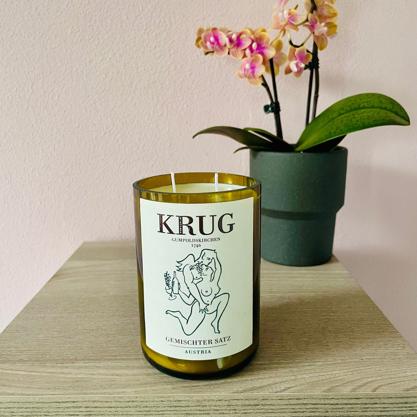 Flaschenkerze Krug Gemischter Satz 2021 als Upcycling Kerze aus originaler Weinflasche