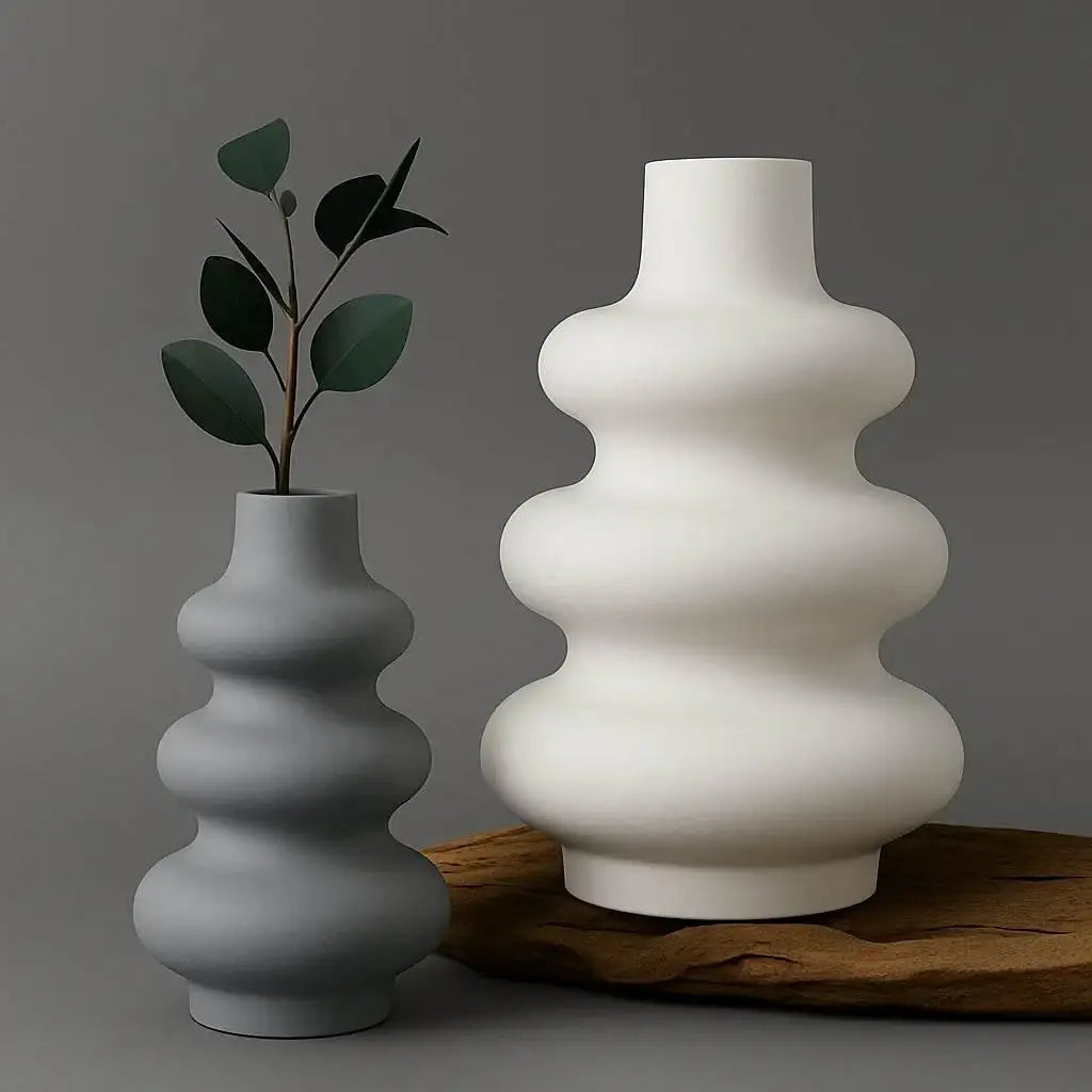Skulpturale Wellenvase in zwei Größen für Regal, Tisch und Sideboard