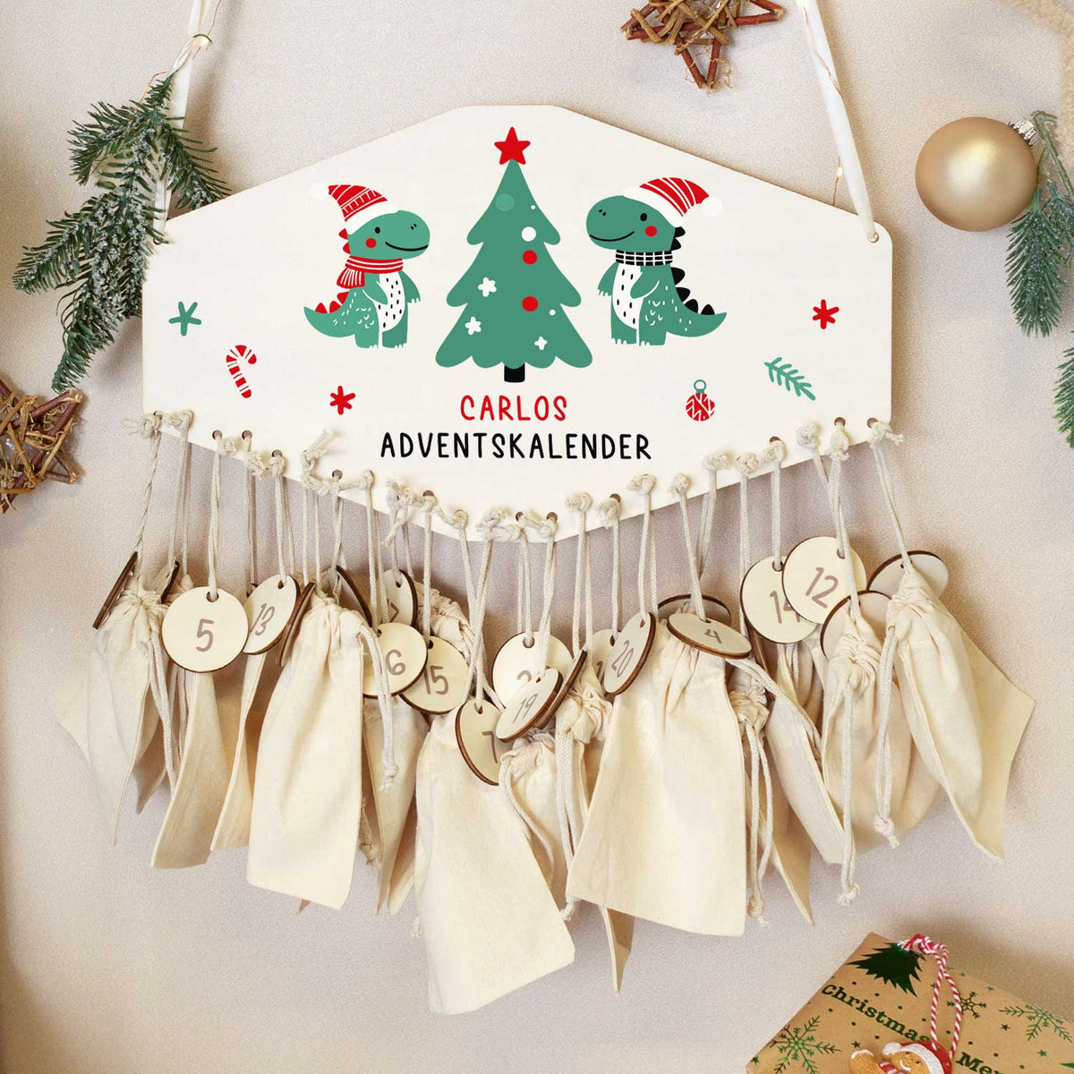 Personalisierter Holz-Adventskalender Dinos mit Name