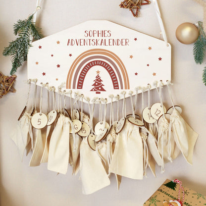 Gepersonaliseerde houten adventskalender „Regenboog“ – met naam