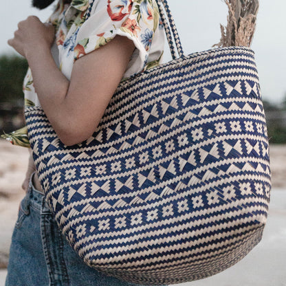 Soeji Handtasche KIDUL (blau) – Rattan