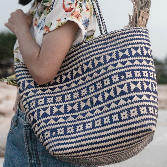 Soeji Handtasche KIDUL (blau) – Rattan