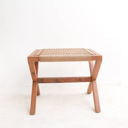 Sitzhocker INDRA – Trembesiholz und Recyclingpapier