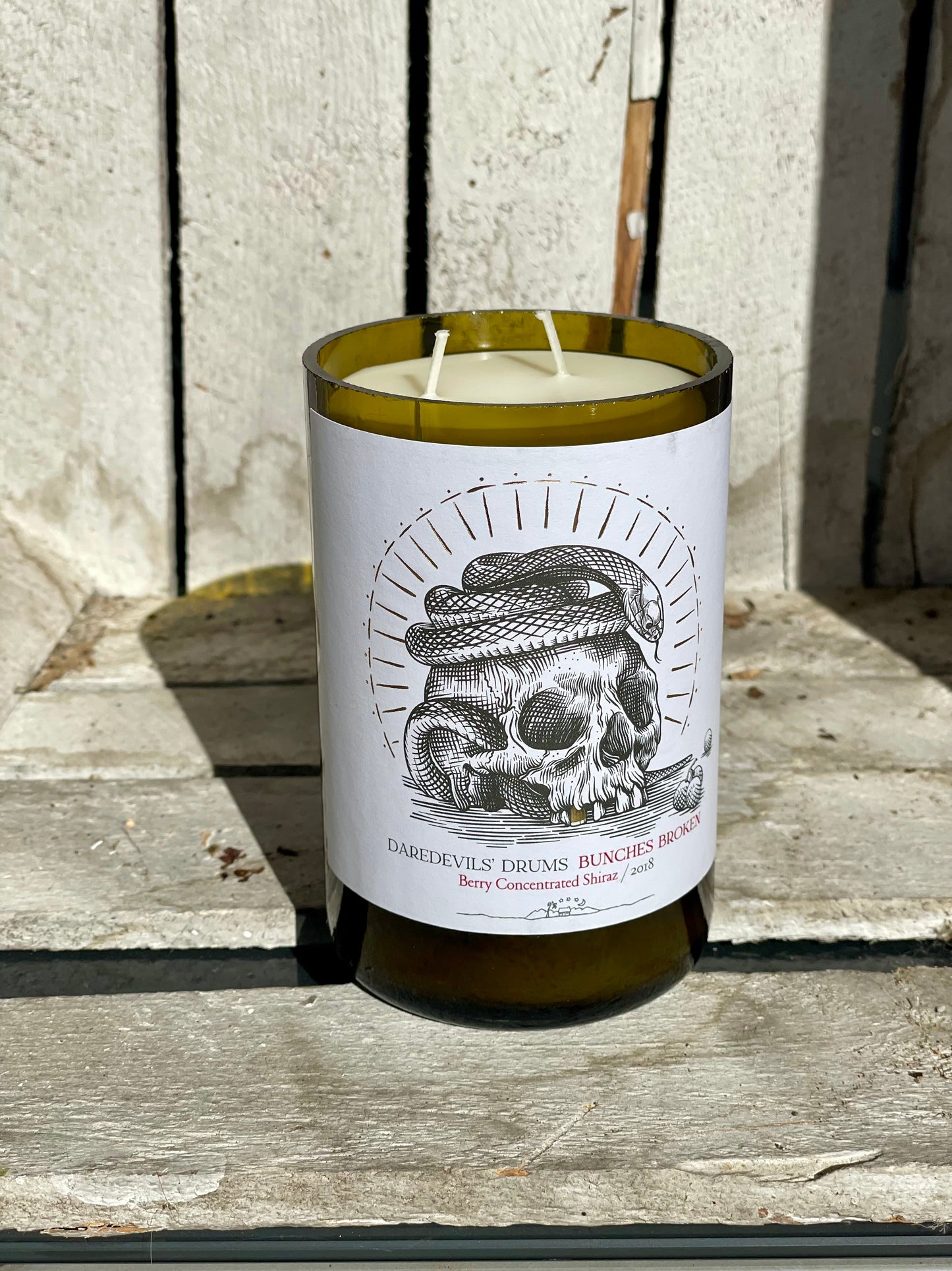 Flaschenkerze Springfontein Daredevils’ Drums 2018 als Upcycling Kerze aus originaler Weinflasche