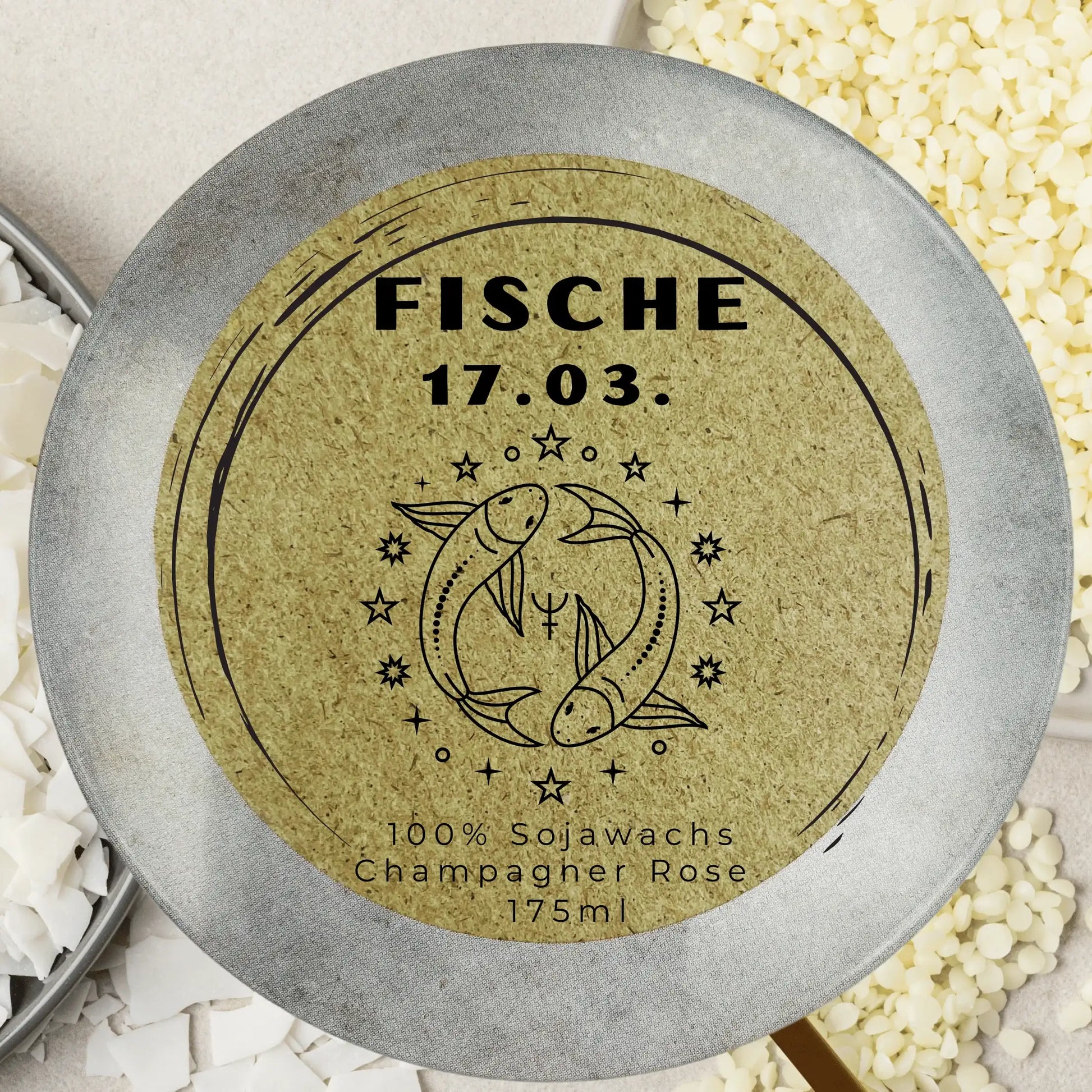 Personalisierte Fische Duftkerze fuer Geburtstag Meditation und ruhige Rituale