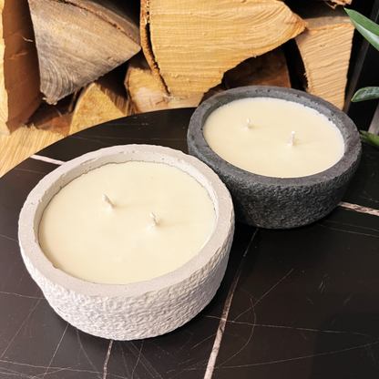 XL Citronella-Betonkerze „Die Stille“ in schwarzer Statement-Ausführung