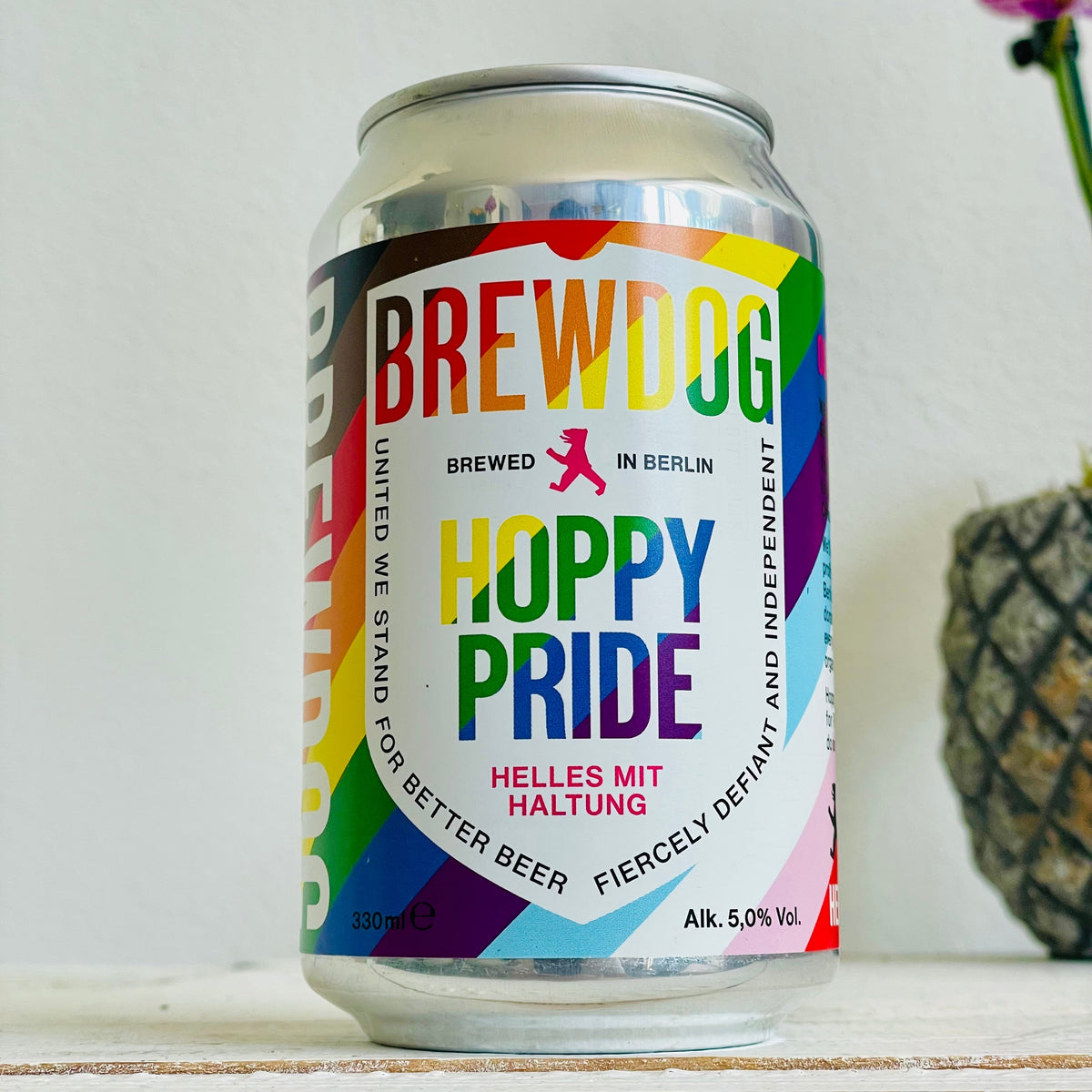 Upcycling-Kerze HOPPY PRIDE Helles mit Haltung Brewdog – handgefertigtes Upcycling-Produkt von GAHRDSGN – weitere Produktansicht