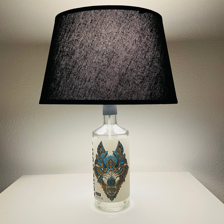 Upcycling Flaschenlampe Lonewolf Gin Brewdog als dekoratives Lichtobjekt