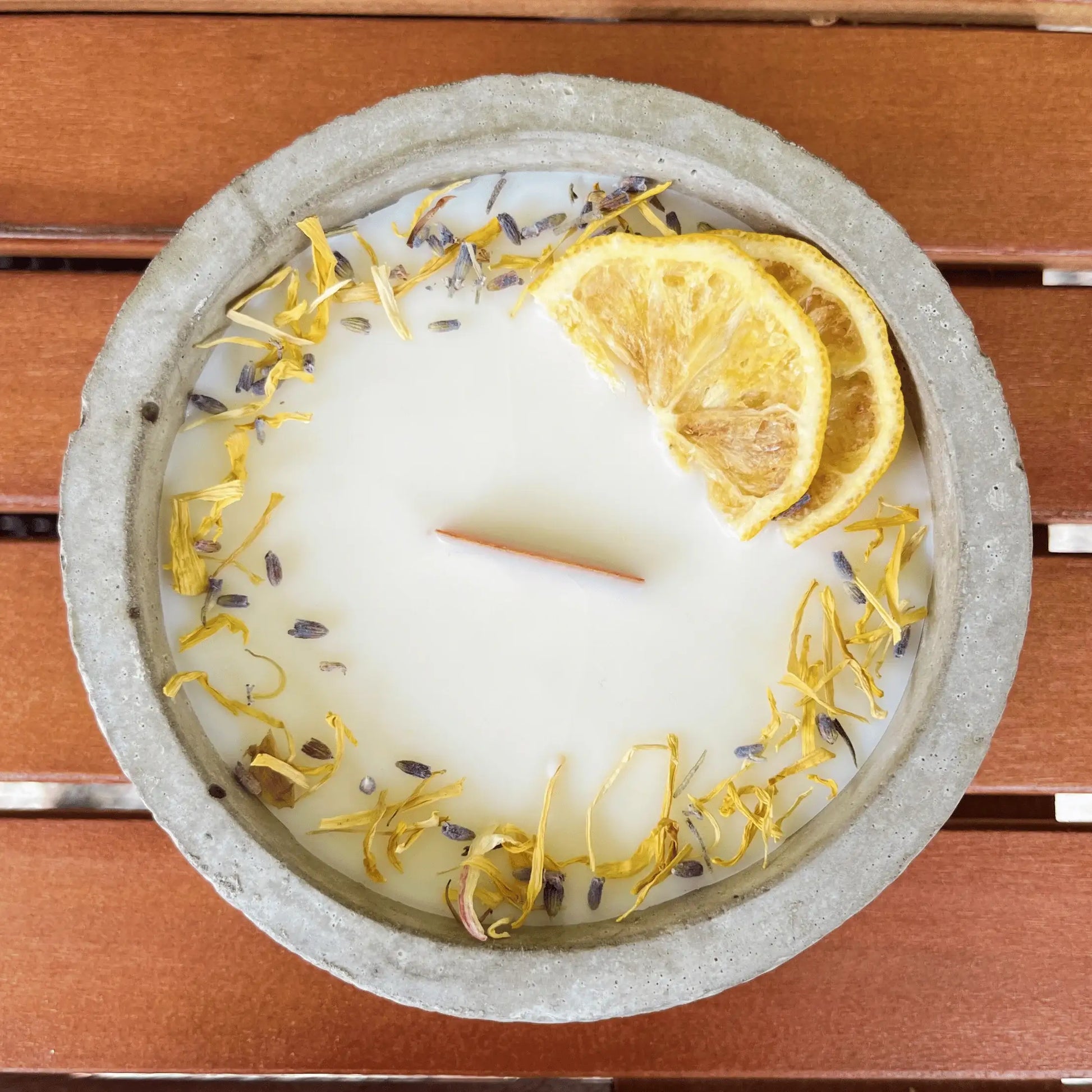Abendglut Outdoor-Kerze mit Citronella-Duft im Betongefäß