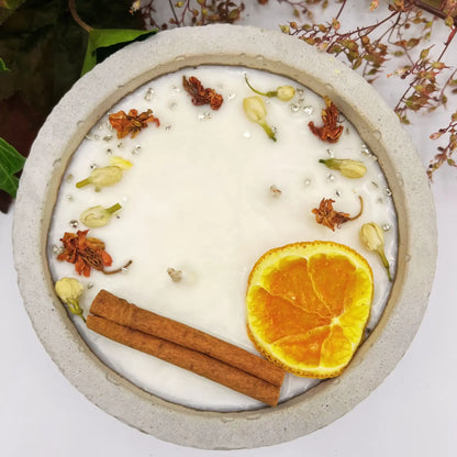 XL Citronella-Kerze „Die Stille“ in Grau/Orange
