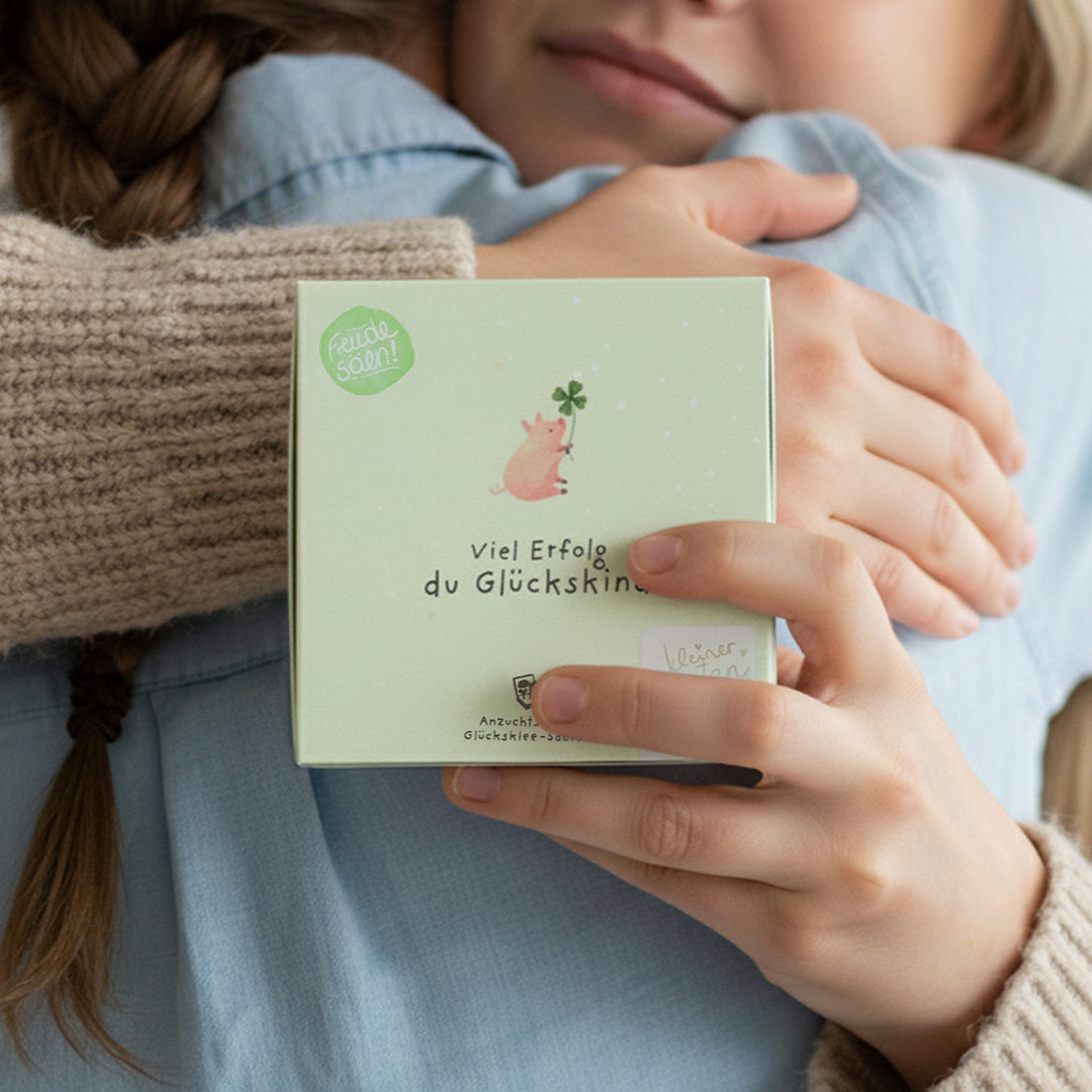 Pflanzkästchen „Viel Erfolg, Glückskind“ als Naturgeschenk