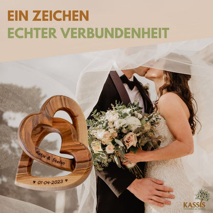 Verbundene Olivenholz-Herzen mit Gravur – 10 cm – weitere Produktansicht 5 von 10