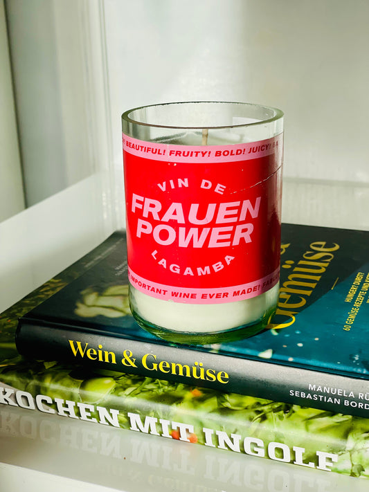 Flaschenkerze Vin de Lagamba Frauenpower als Upcycling Kerze aus originaler Weinflasche