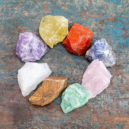 Acht Chakra-Steine als Meditationsbegleiter