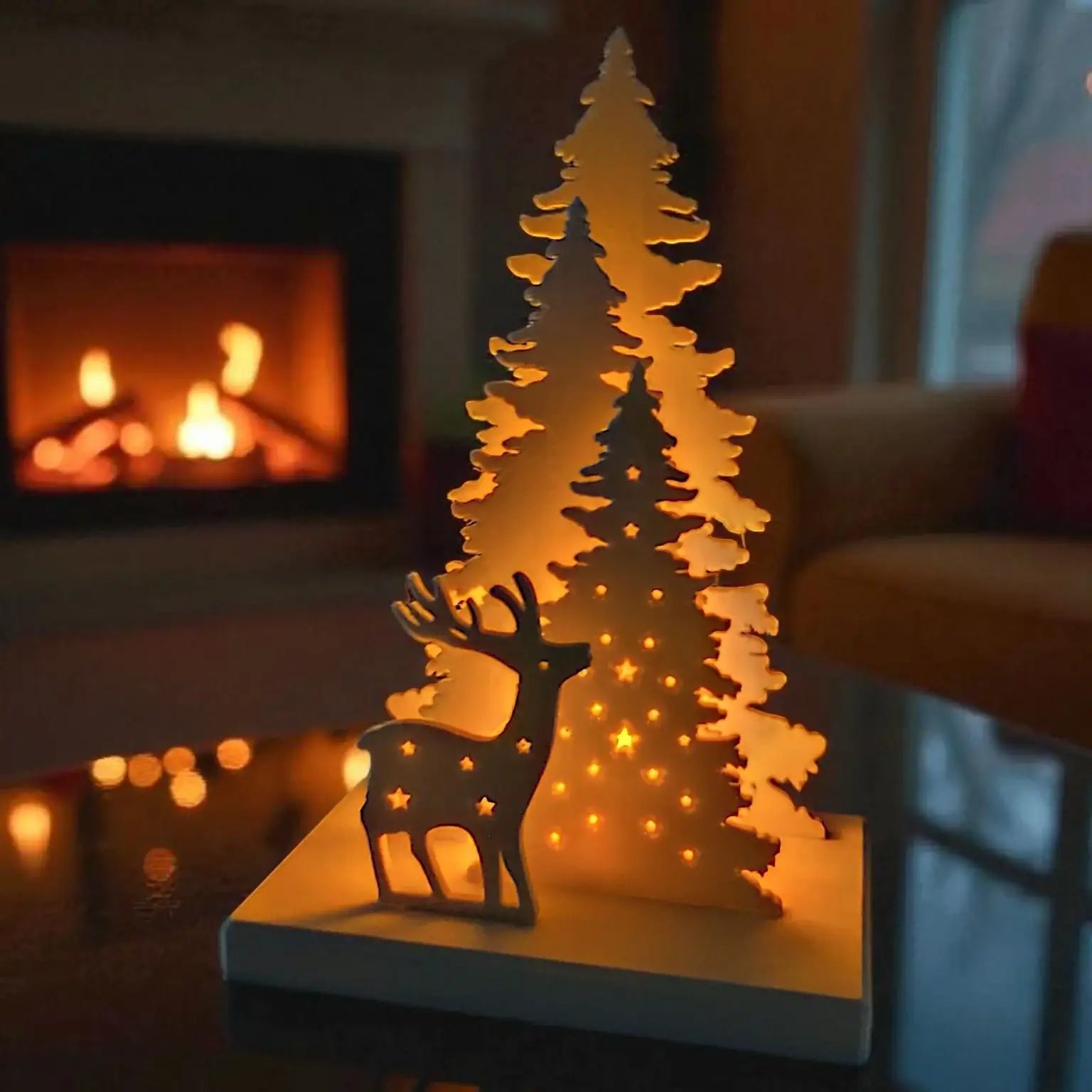 Weihnachtliche Tischdeko mit LED-Teelichthalter und ruhiger Atmosphäre