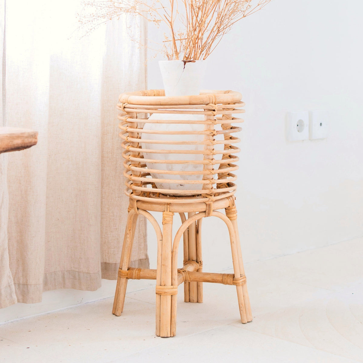 Soeji Pflanzenständer AKARA – Rattan