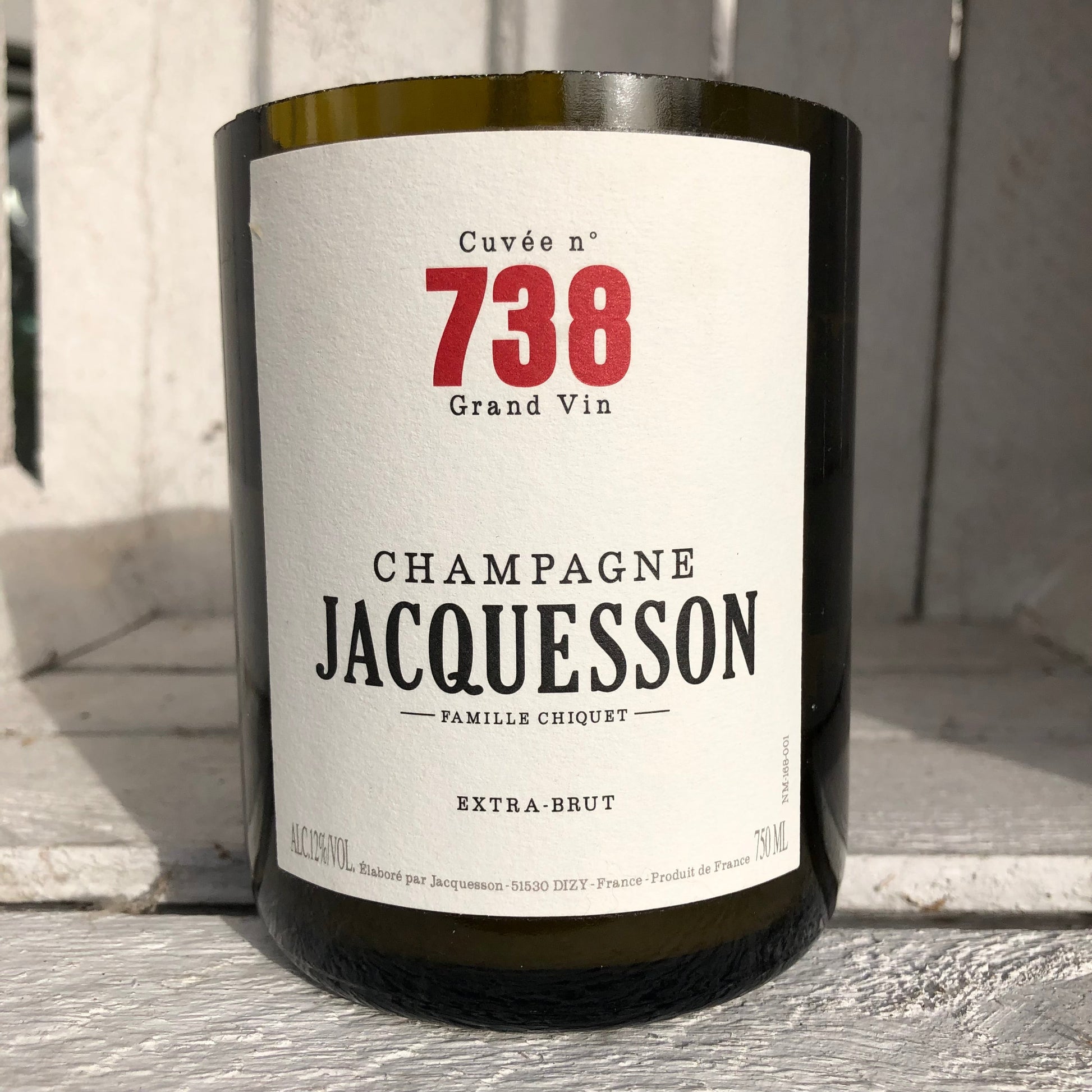 Flaschenkerze Jacquesson Cuvée 738 als Upcycling Kerze aus originaler Champagnerflasche
