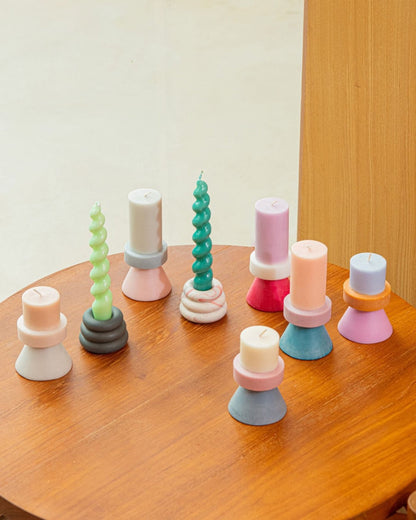 Stack Candle Tall Hellgrau, Pastellblau und Rosa – zusätzliche Produktansicht 2