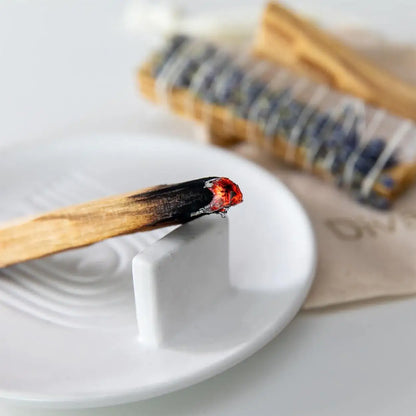 Räuchern mit Palo Santo für bewusste Auszeiten