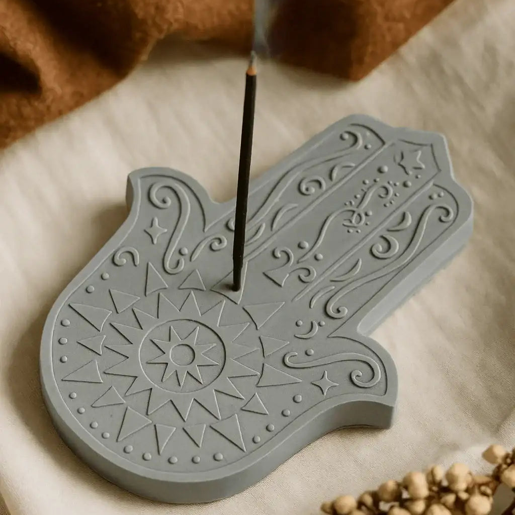 Räucherstäbchenhalter Hand der Fatima – Schutzsymbol & Stil - by SteinKunstWerk | Deko aus nachhaltiger Herstellung