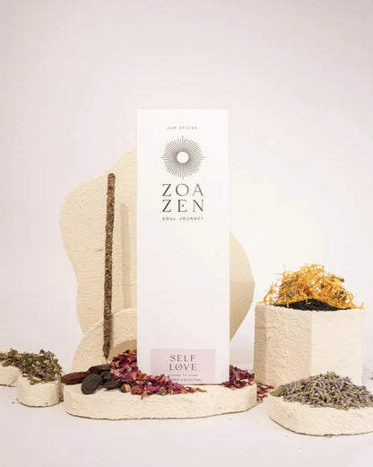 Self Love Räucherstäbchen von ZoaZen im achtsamen Ritual – Detailansicht
