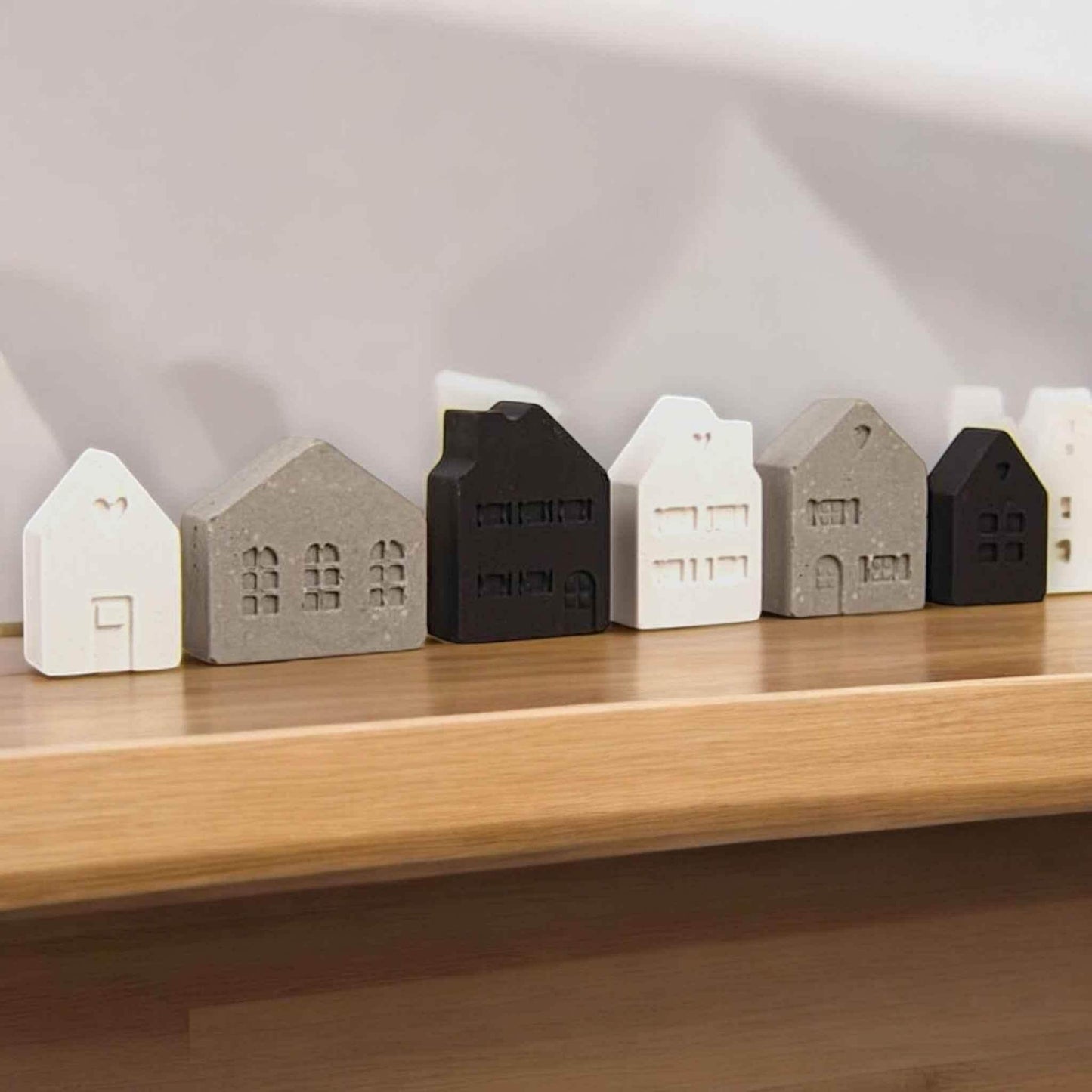 Mini Deko-Häuschen 15er Set – Gesamtansicht der handgemachten Häuser