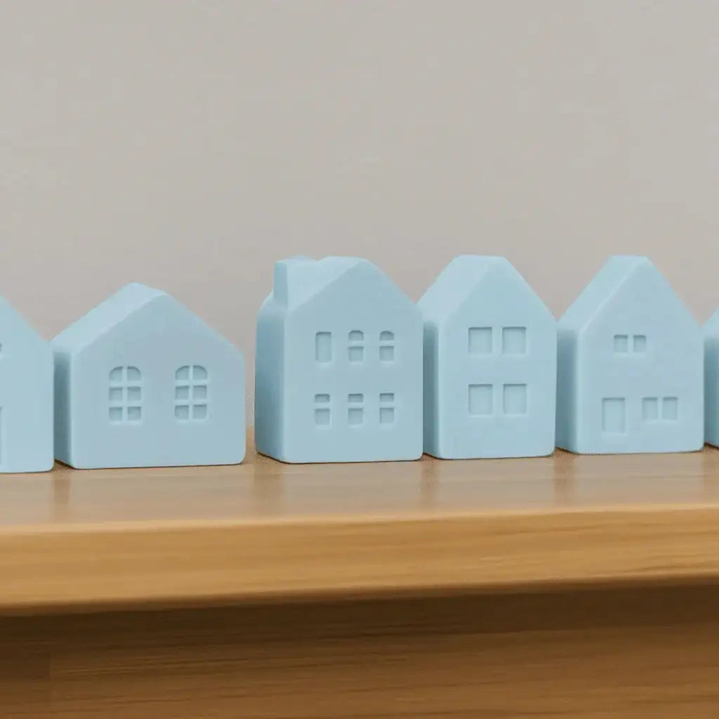 Pastellblaue Mini Deko-Häuschen für kreative DIY-Dekoration