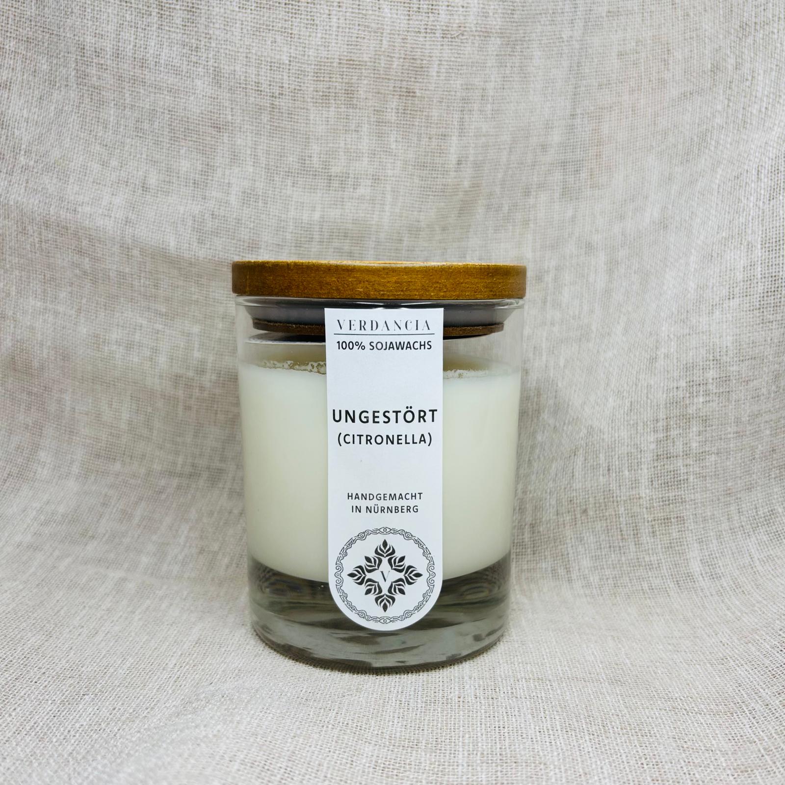 Ungestört von Verdancia Manufaktur – Vorderansicht der Citronella-Kerze