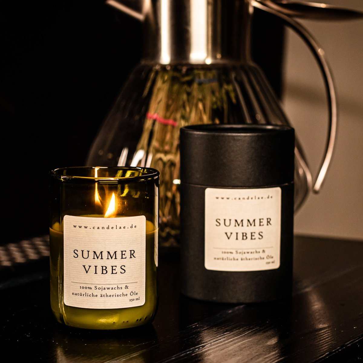 Summer Vibes Duftkerze in sommerlicher Raumgestaltung