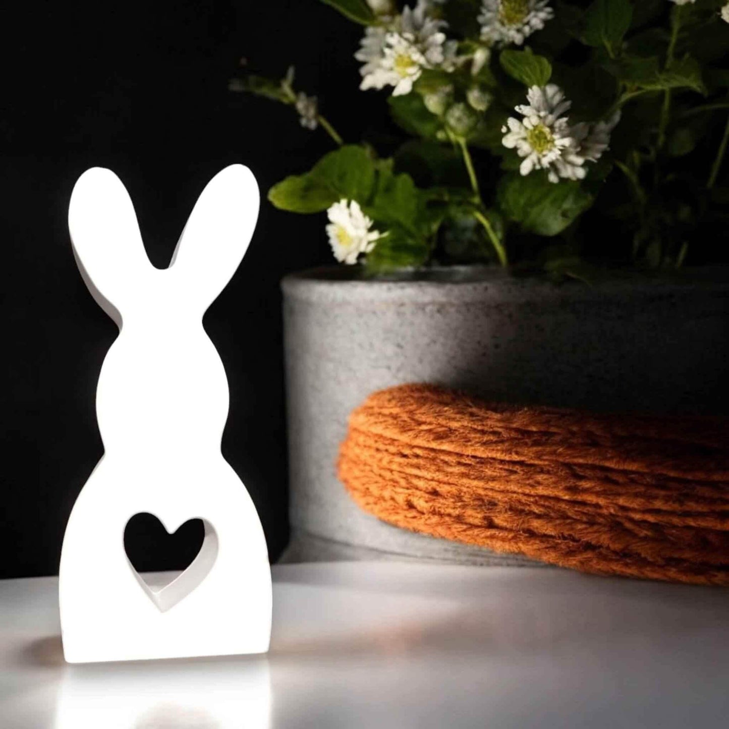 Osterhase mit runden Ohren - by SteinKunstWerk | HE aus nachhaltiger Herstellung