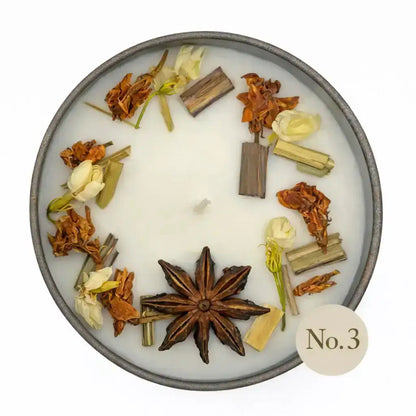 Personalisierte Duftkerze – Dekor Sternanis & Blüten