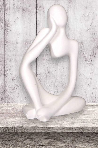 Stilvolle Frauenfigur als kleine Skulptur für moderne Wohnräume