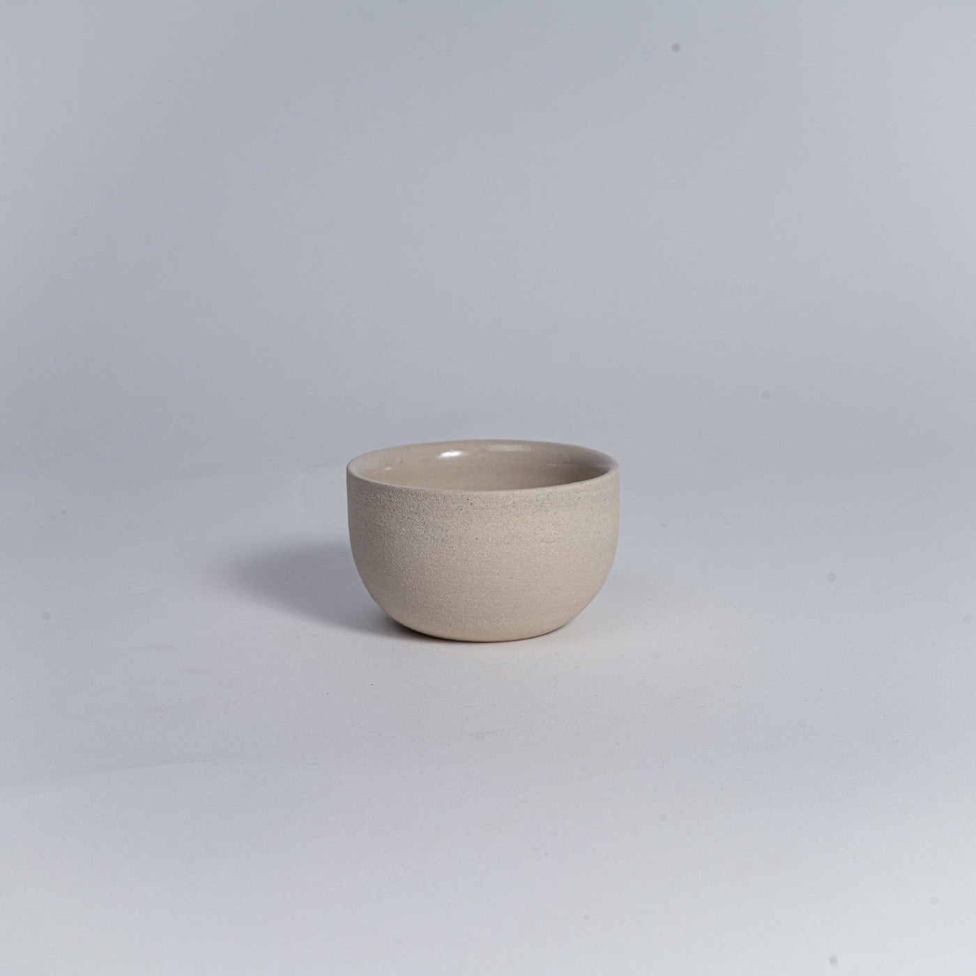 Handgemachte KUMO Espressotasse in Beige für Espresso und Coffee Corner