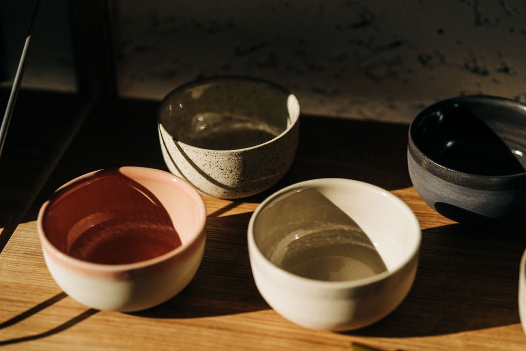 KUMO Flat White Altrosa von Mura Mura Ceramics