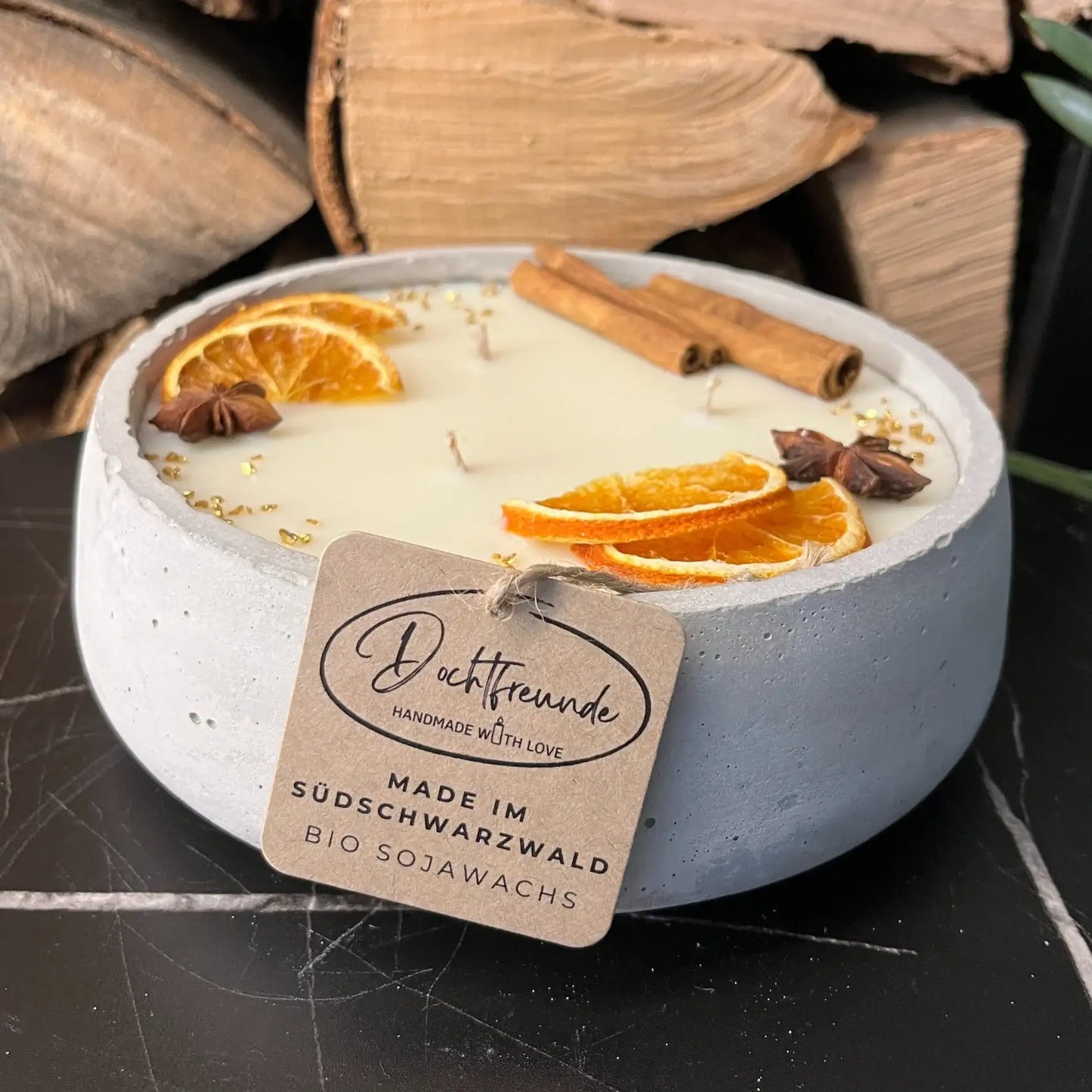 Graue Outdoor-Citronella-Kerze „Der Stein“ für Balkon und Terrasse