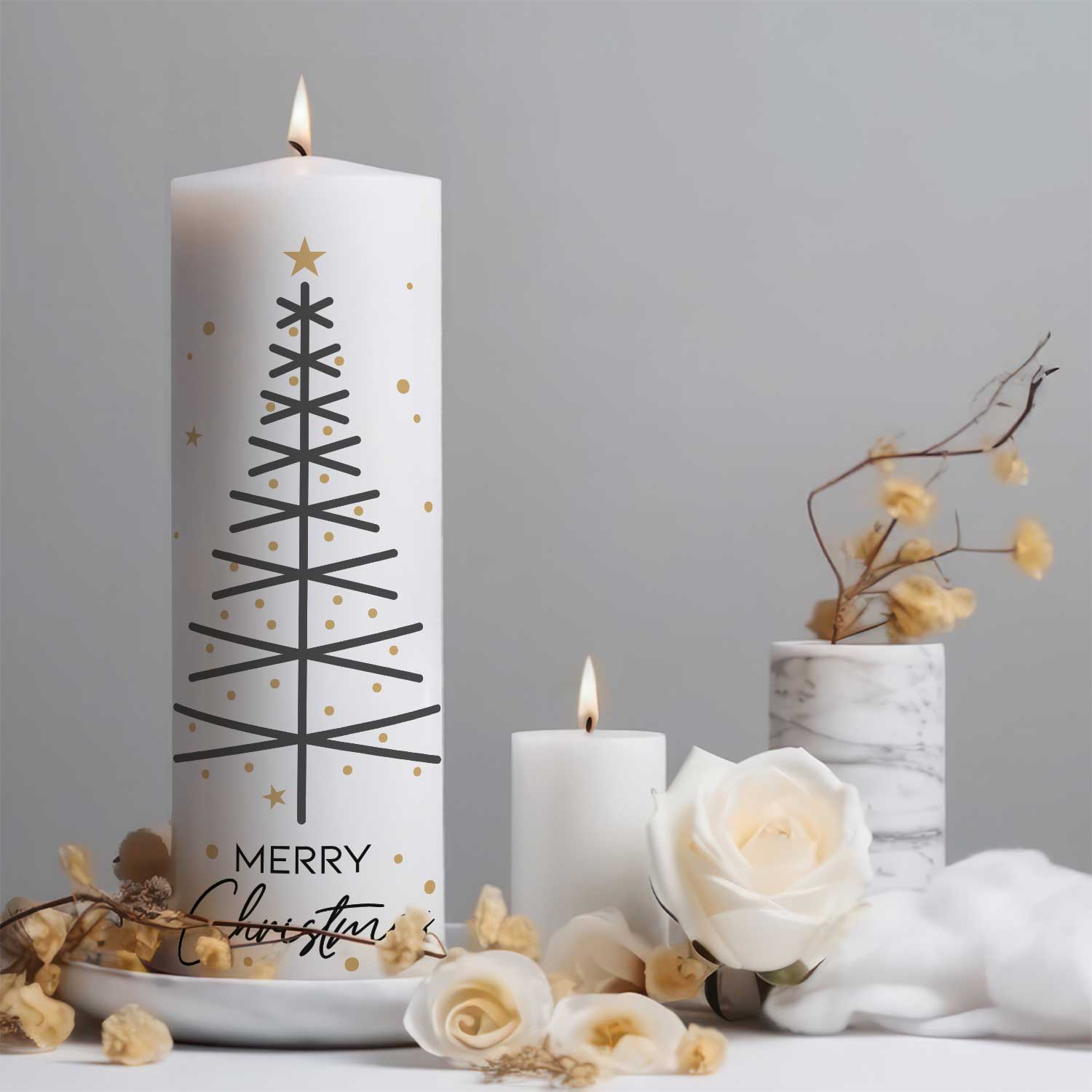 Weihnachtskerze „Tannenbaum modern“ – schlichte Produktansicht ohne Dekoration