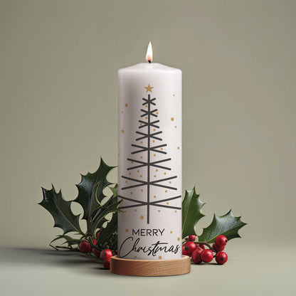 Weihnachtskerze „Tannenbaum modern“ in natürlicher Weihnachtsdekoration