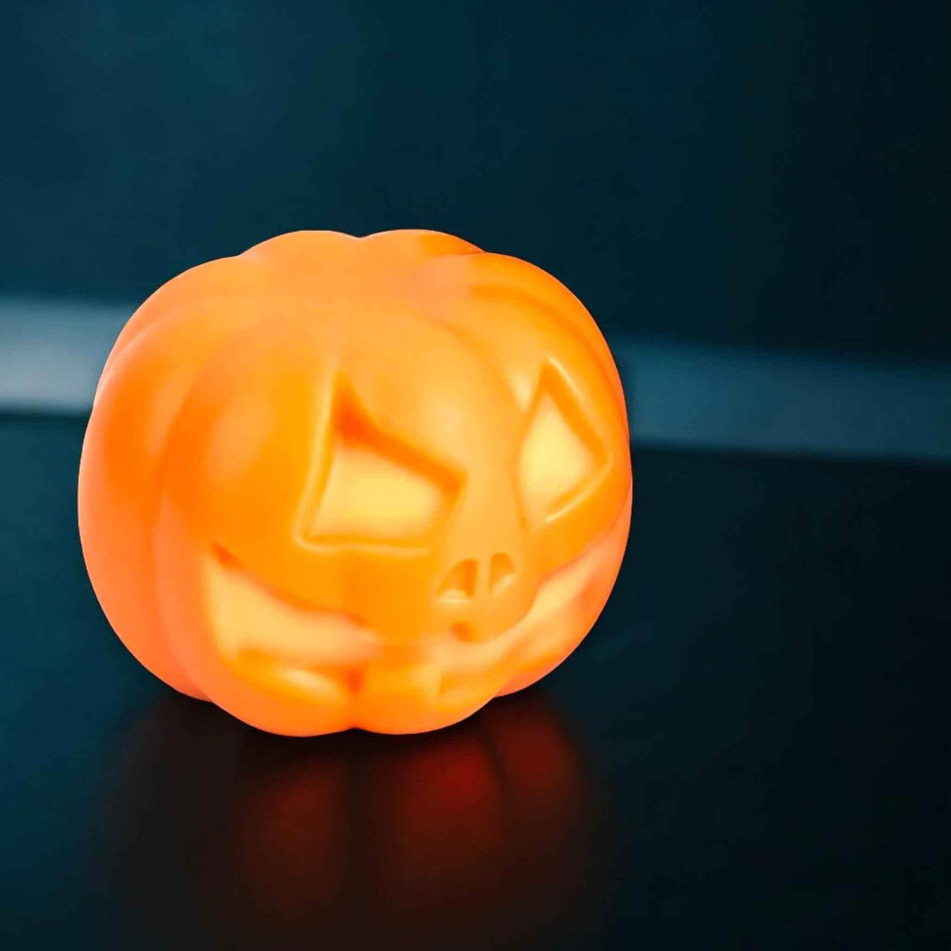 Handgemachte Kürbis-Figur – stilvolle Halloween-Deko mit Tradition - by SteinKunstWerk | HE aus nachhaltiger Herstellung