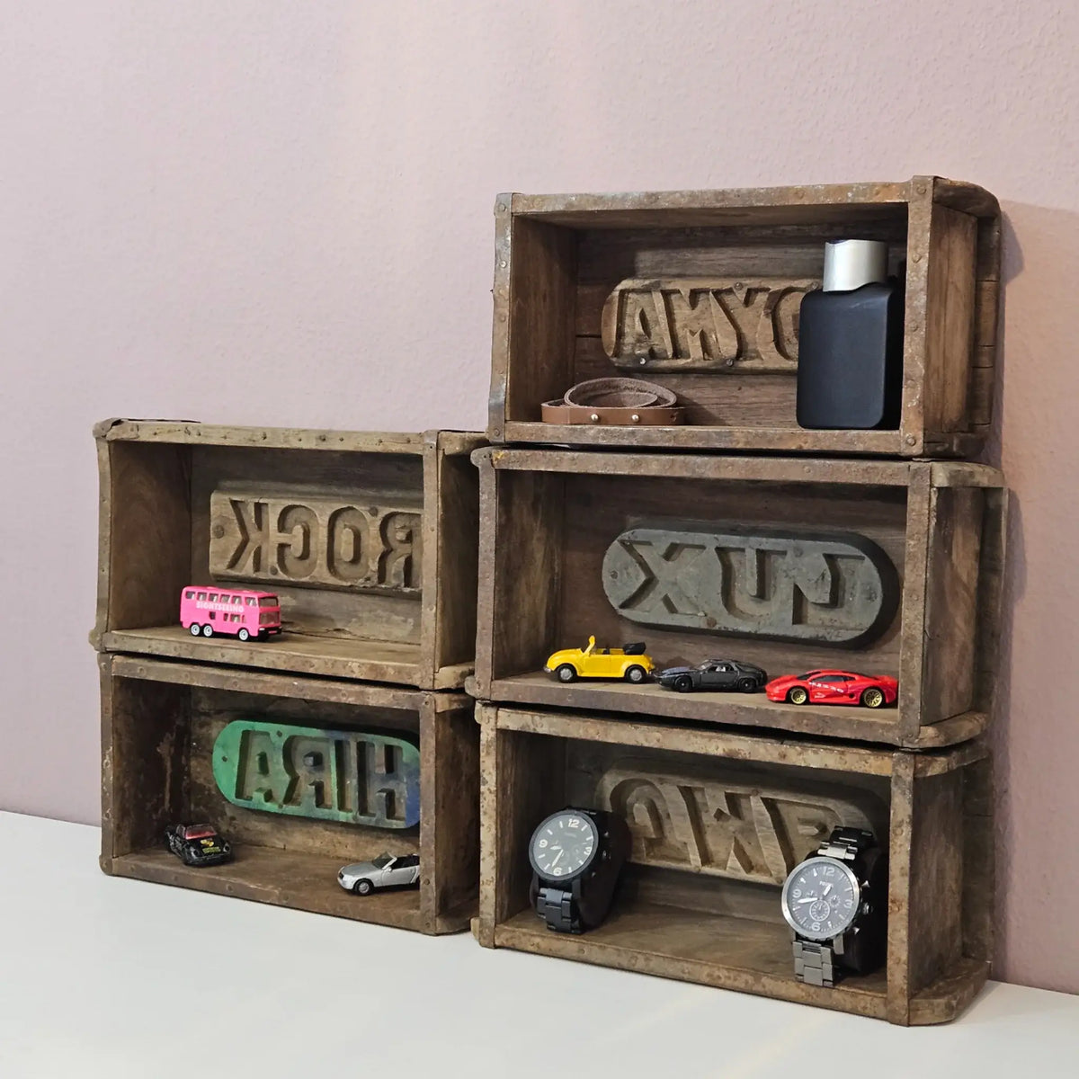 Dekokiste in Ziegelform aus recyceltem Holz für Kerzen und Wohnaccessoires