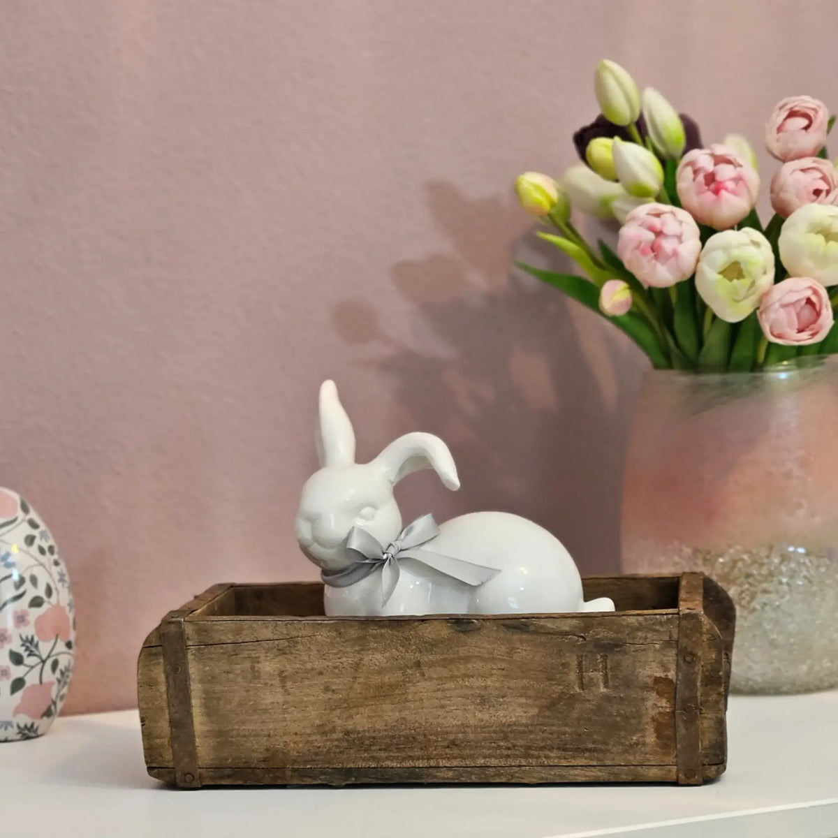 Holzkiste aus recyceltem Holz in Ziegelsteinform für natürliche Tischdeko
