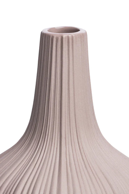 Roséfarbene Tranquillo Vase Vintage mit einzelnen Blumen dekoriert