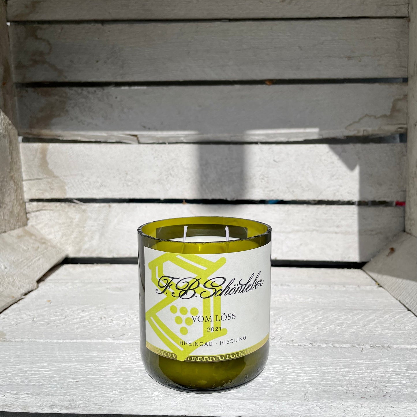 Flaschenkerze Schönleber Löss Riesling 2021 als Upcycling Kerze aus originaler Weinflasche