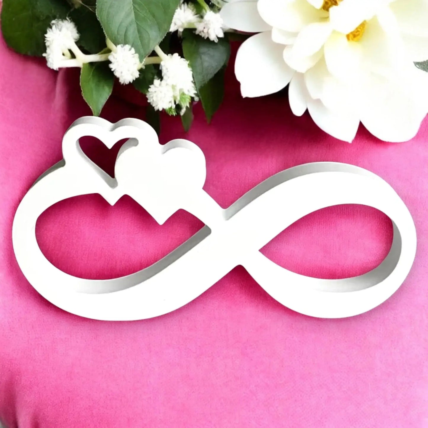 Infinity-Deko mit Herz – Symbol unendlicher Liebe im modernen Design - by SteinKunstWerk | HE aus nachhaltiger Herstellung