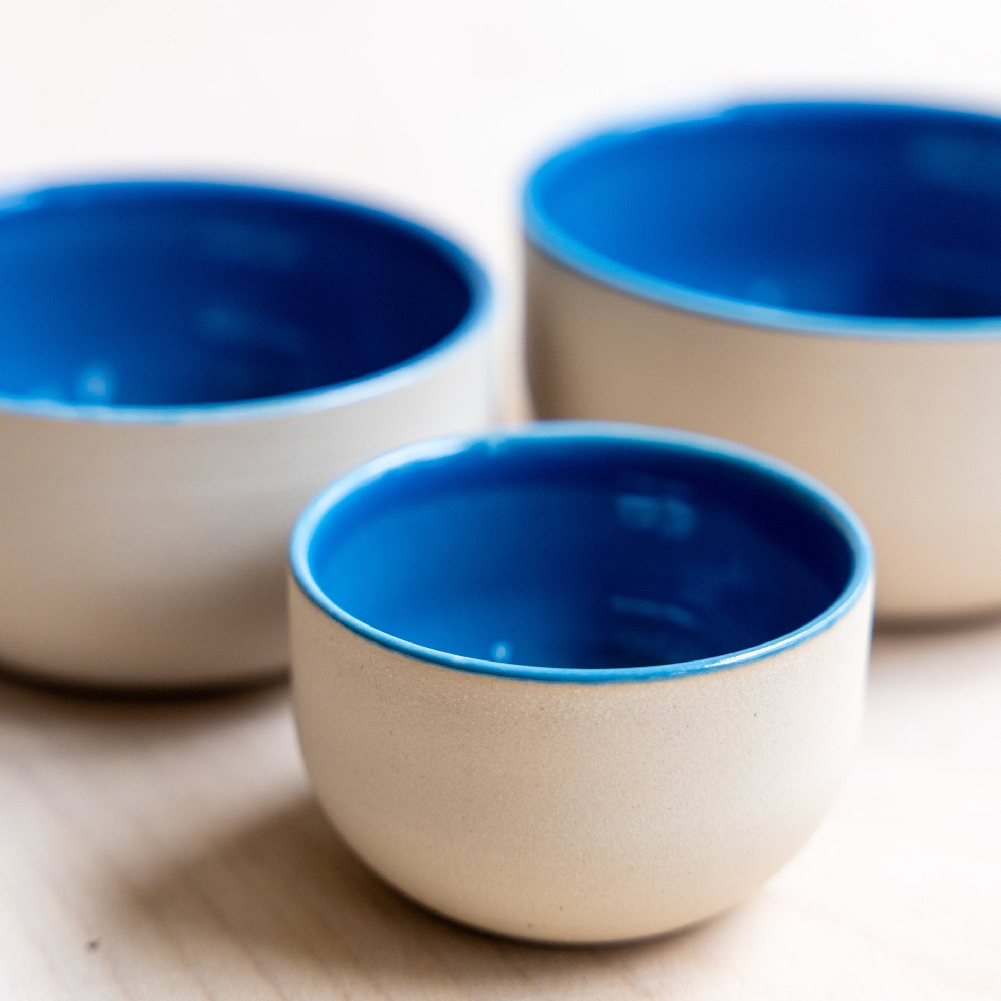 Blaue KUMO Flat White Tasse für Coffee Rituals