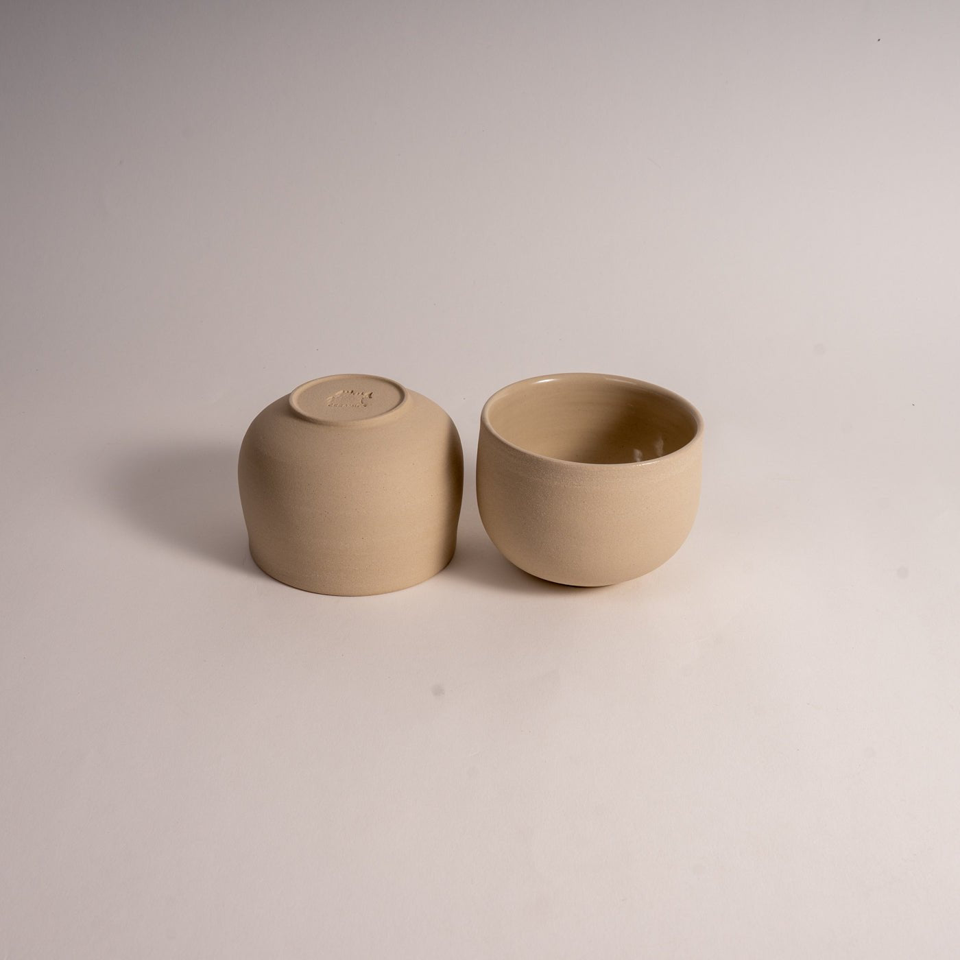 OCHA Beige – handgemachte Tasse aus Keramik